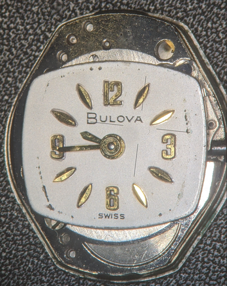 Movement Dial side